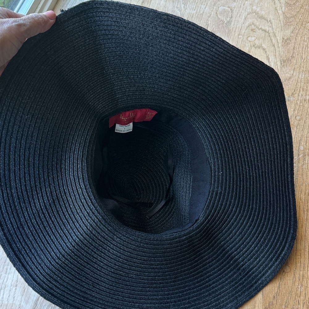 Tigerlily packable, floppy black wide brim hat with tan band - Picture 4 of 5